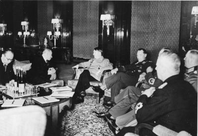 Adolf Hitler przyjmujący gości